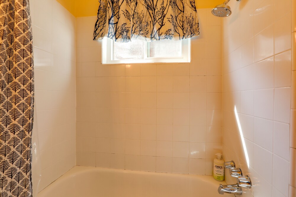 Reno Vacations - Cozy Reno Vacation Rental < 1 Mi to Midtown! - Property Image 13