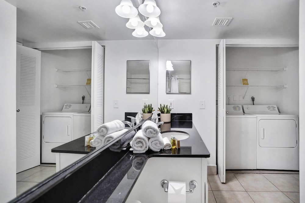 Dharma Home Suites Coral Gables at Gables Grand Plaza, 写真 61