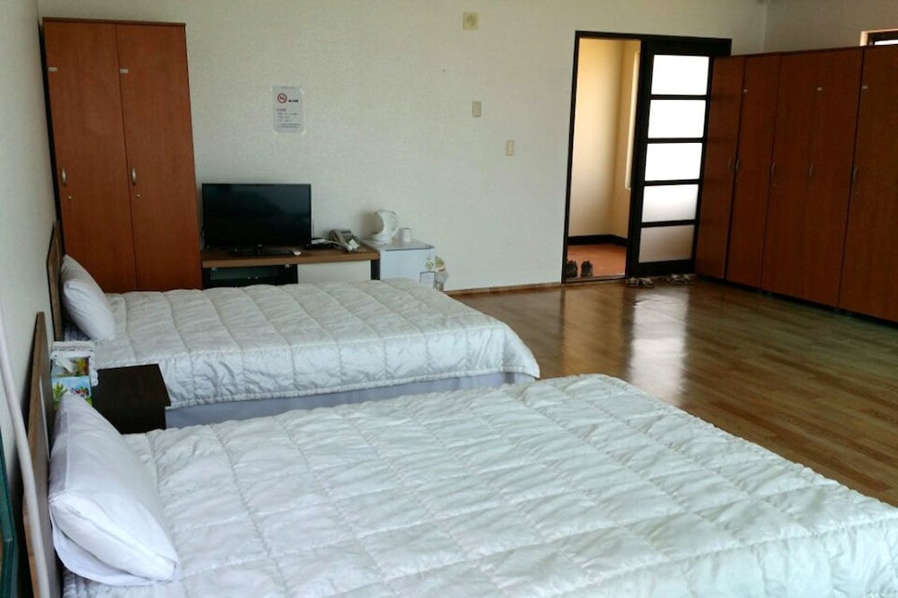 Geomunoreum Hostel