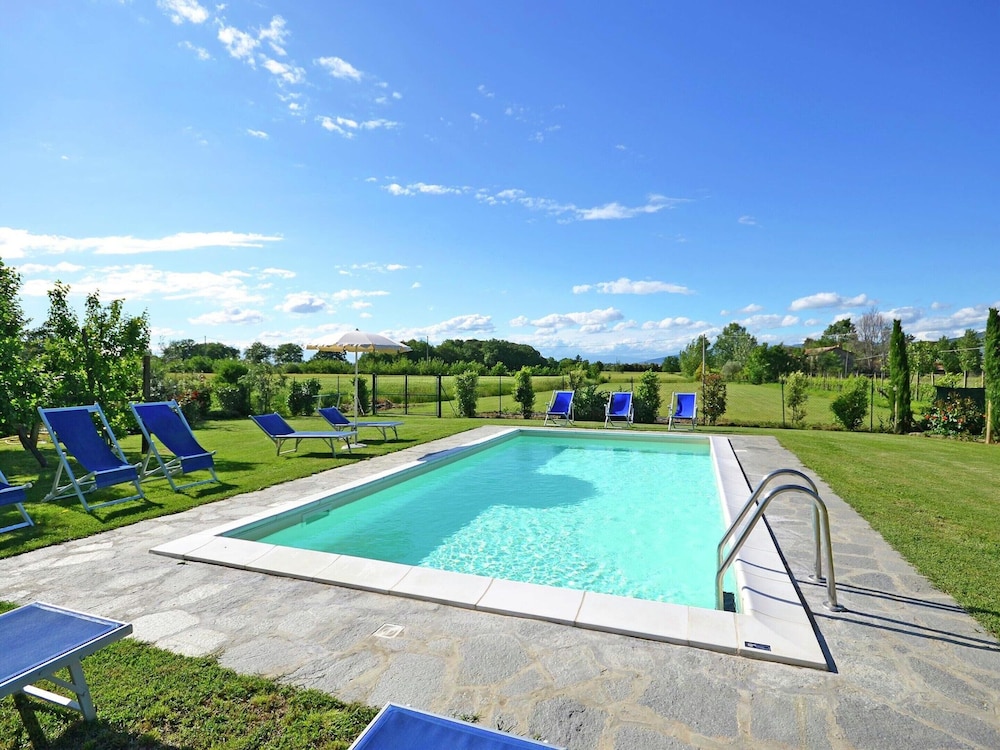 Villa in Tuscany With Pool Near Cortona