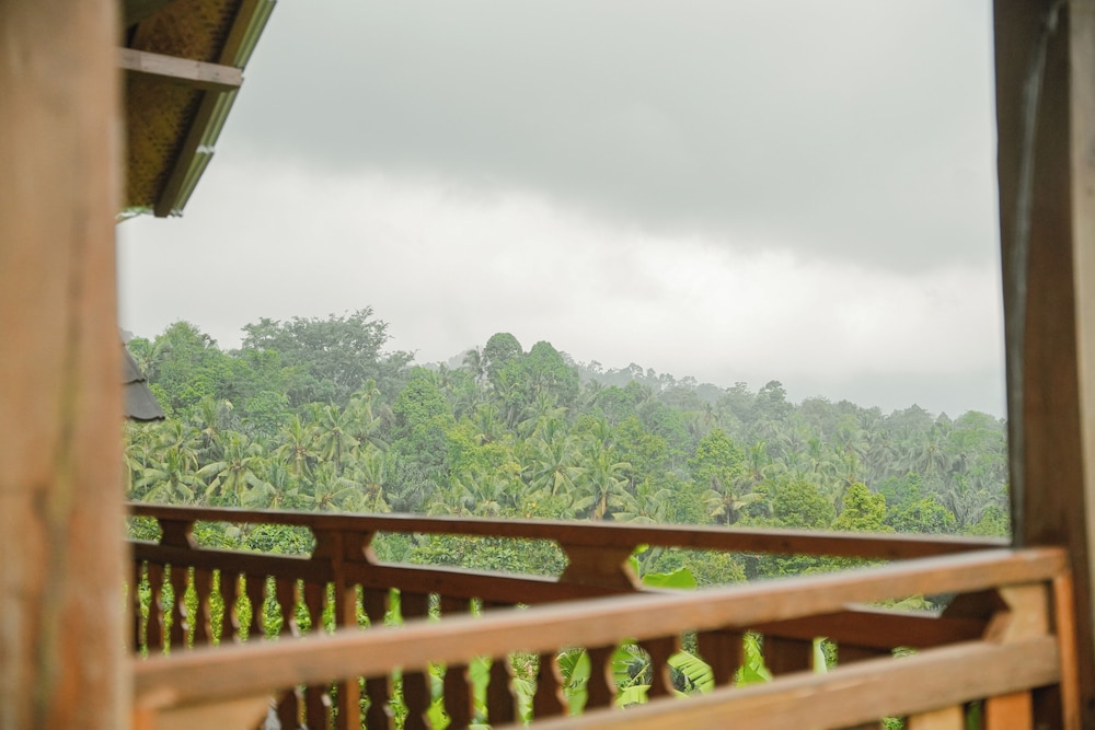 Devani Resort Sidemen