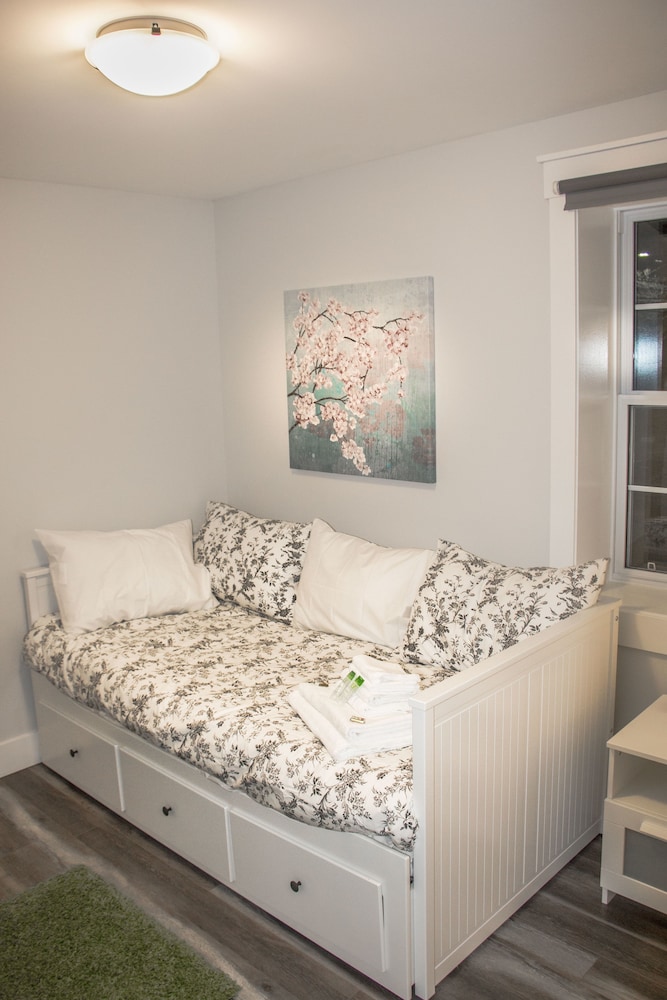 WOW Luxury Suites - Halifax Downtown - Image 5