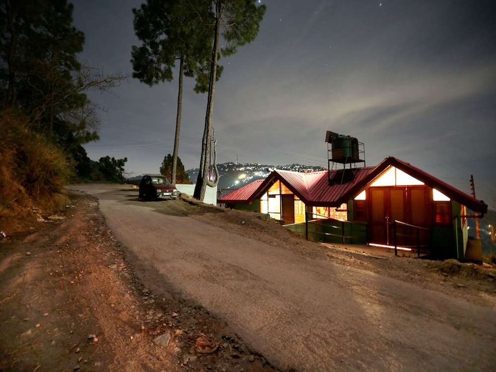 OYO 12223 Home Exotic Hill View Kasauli