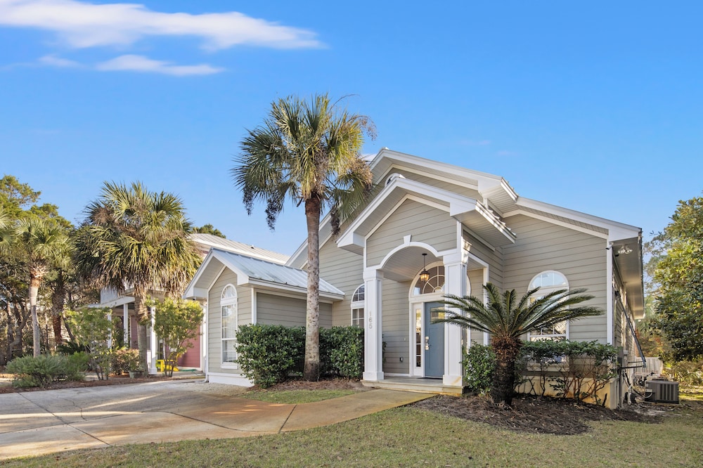 Sugar Sand Retreat 3-bed, 2-bath Beach Getaway With Private Pool, Sleeps 8!
