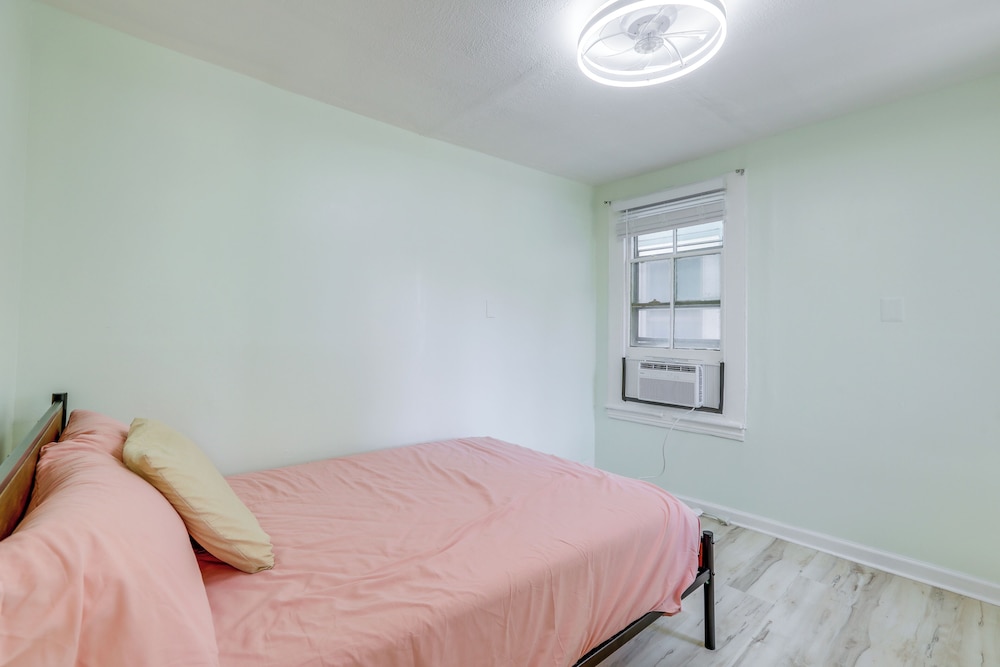 2 Blocks to Beach: Sunny Ocean Grove Apartment