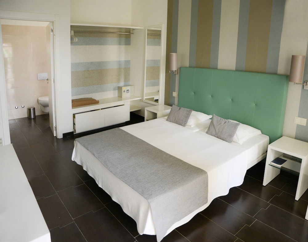 Sal Vacations - Hotel Pontao - Property Image 4