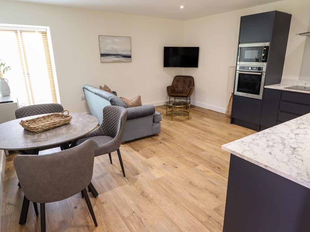 The Grange Cottage 2