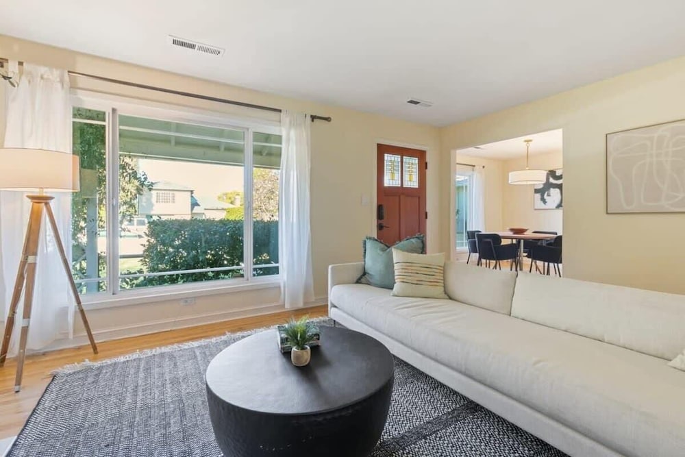 @ Marbella Lane - Modern and Sleek Home in Redwood