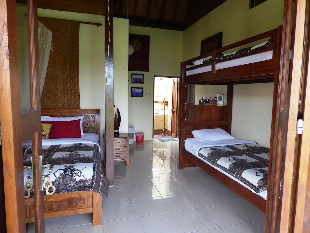 Alamanda Family Villas & Pool