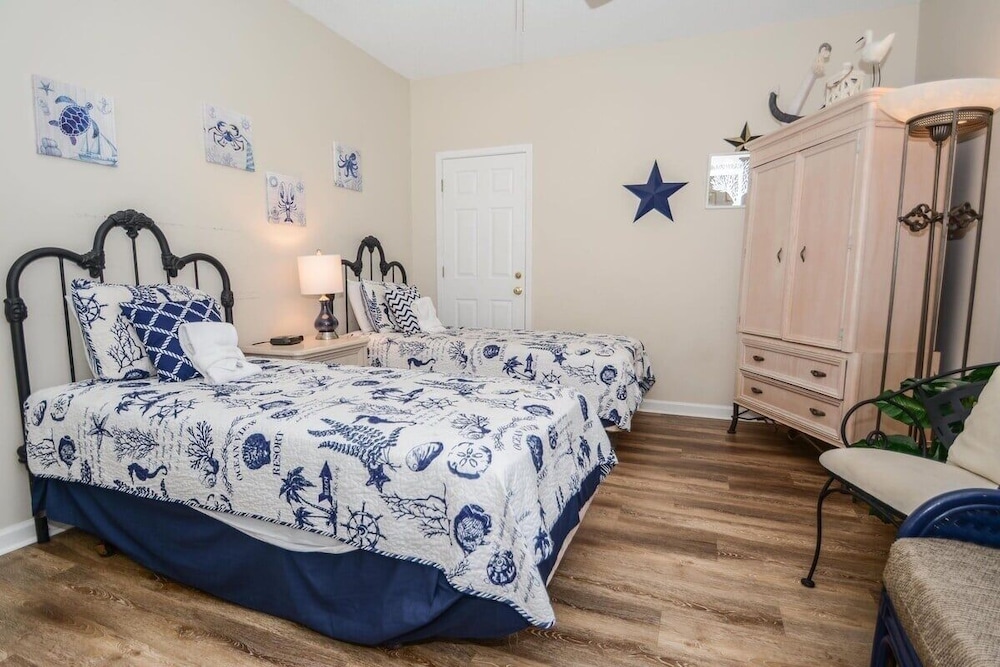 Canterbury Court 6 E 3 Bedroom Apts