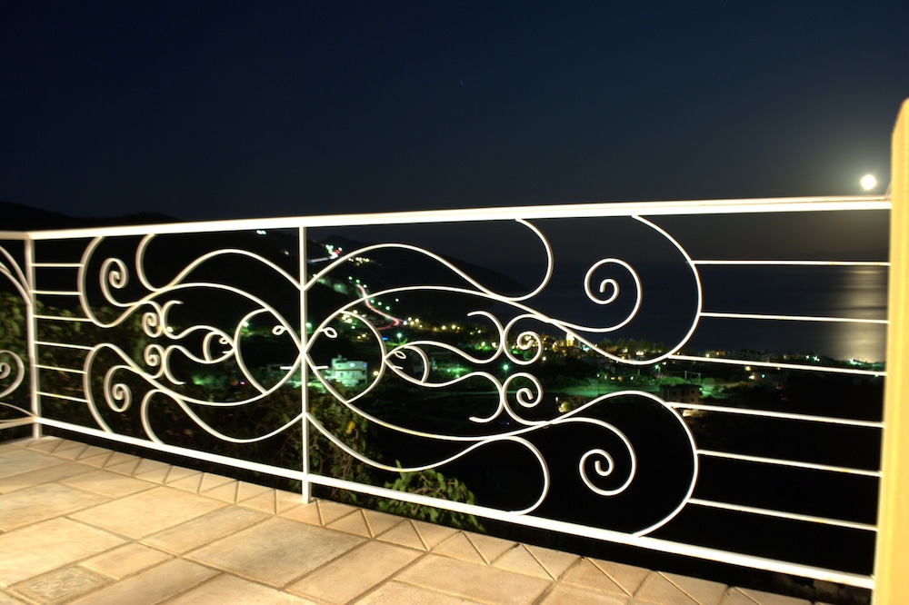 Villa Phoebus view 4