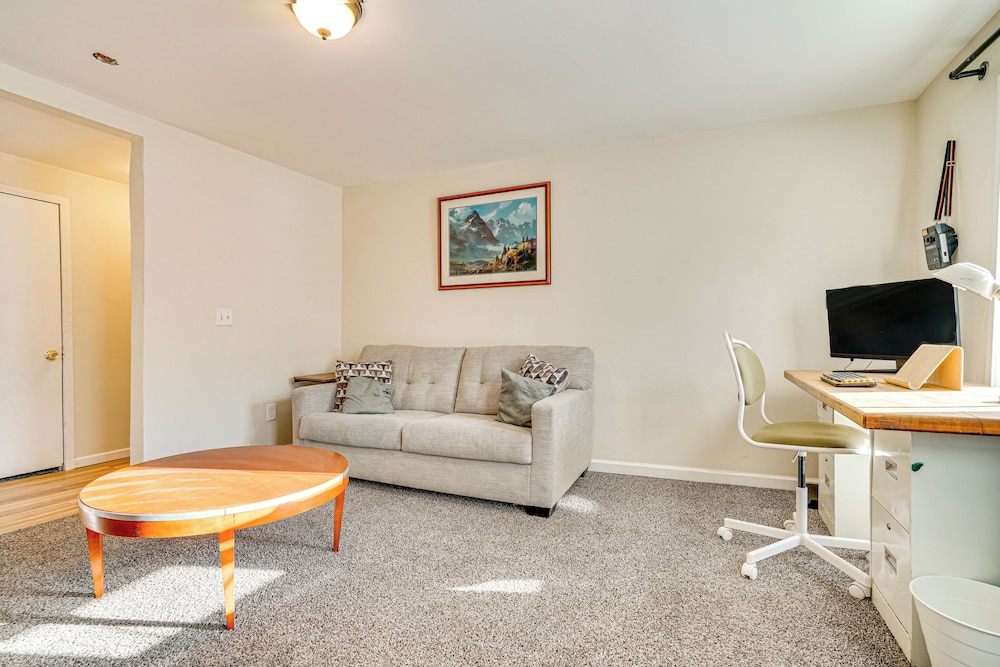 2 Mi to Downtown Minneapolis: Apt w/ Shared Yard