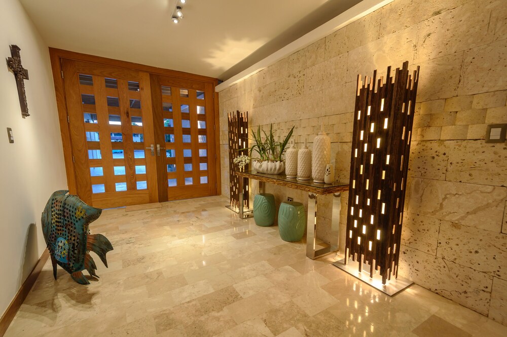 Luxurious 5-bdr villa at Casa de Campo view 2