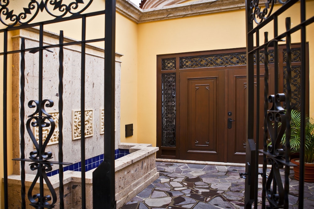 Quivira Los Cabos Condos & Homes - Vacation Rentals