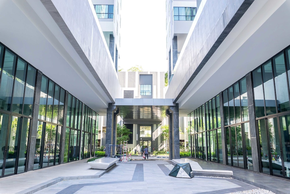 The Base Central Pattaya by Favstay