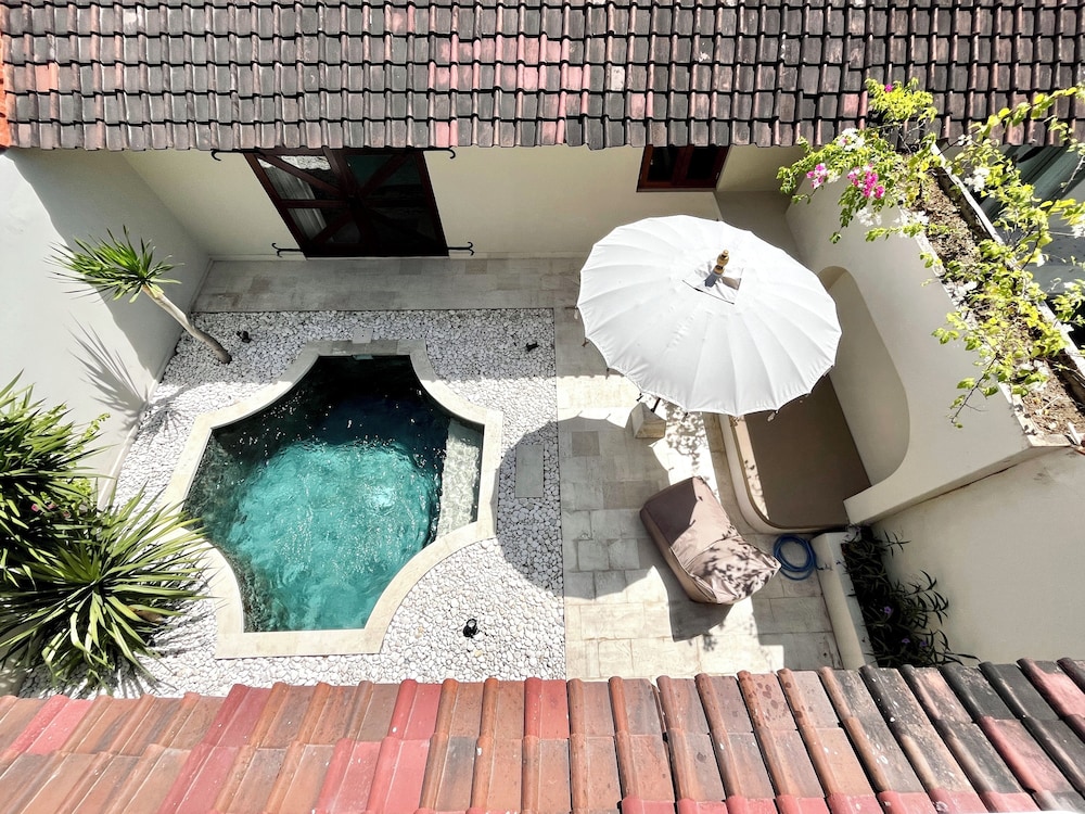 Charming Two Bedroom Villa Near Seminyak