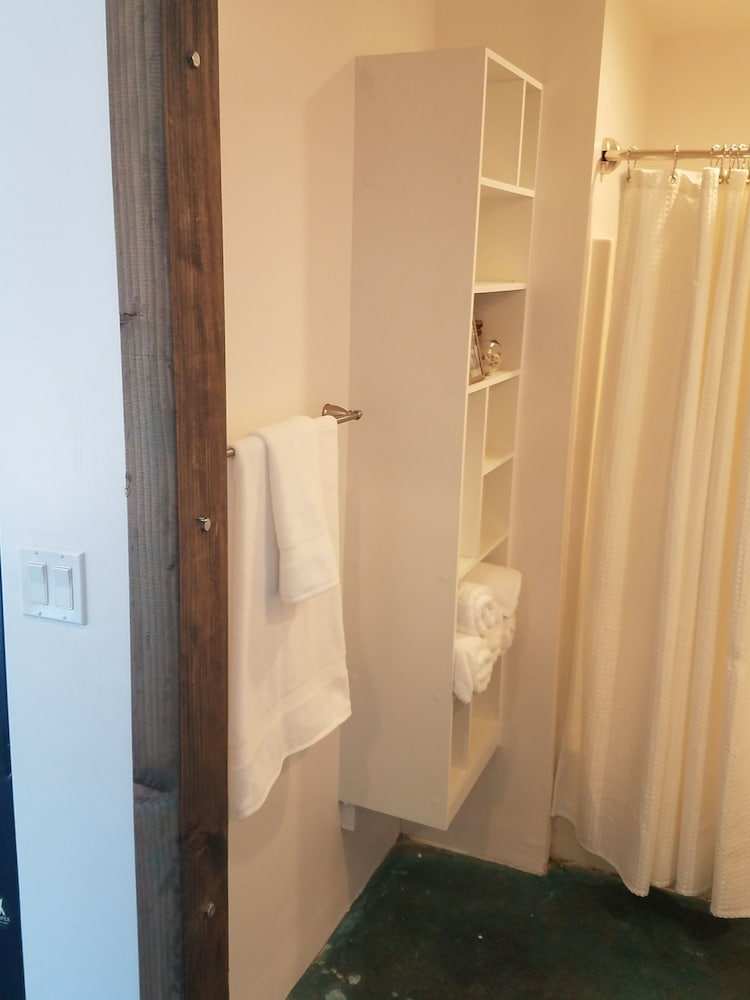 House of Trestles - Hostel