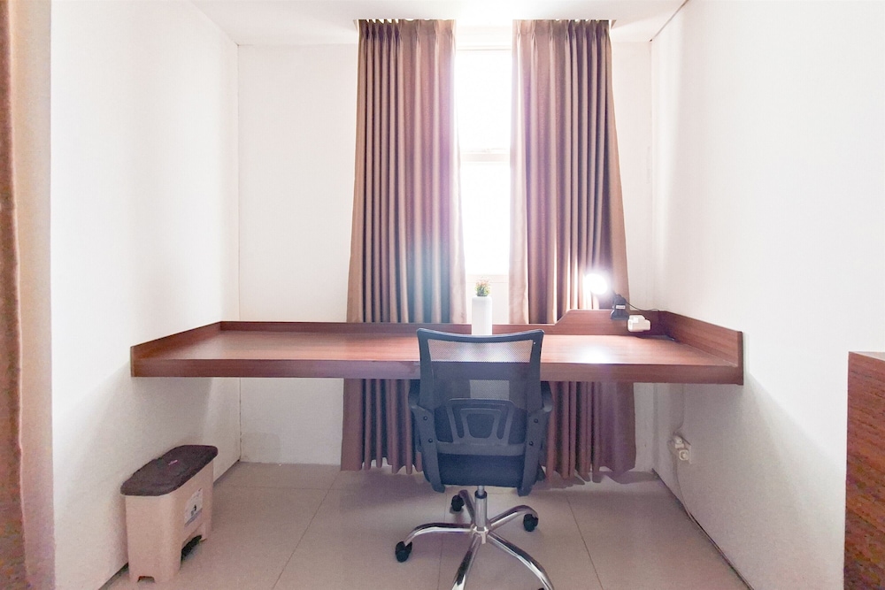 Basic Studio Room Apartment At Tuscany Residence