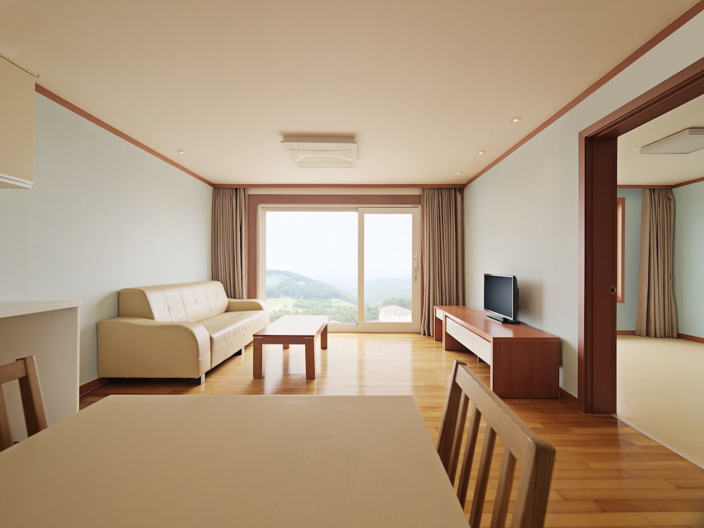 The Mauna Ocean Resort