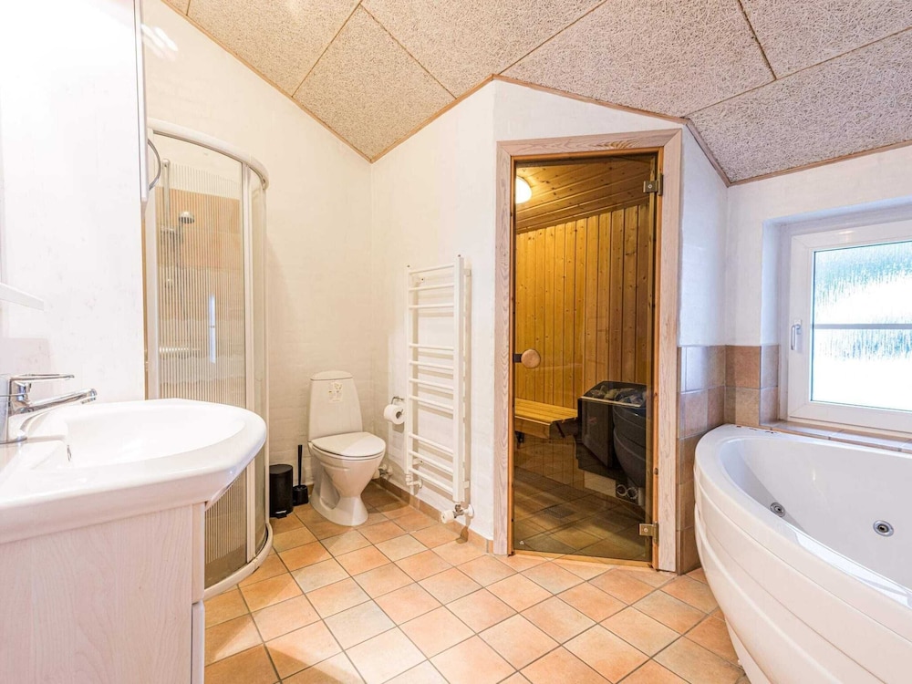 8 Person Holiday Home in Blavand view 4
