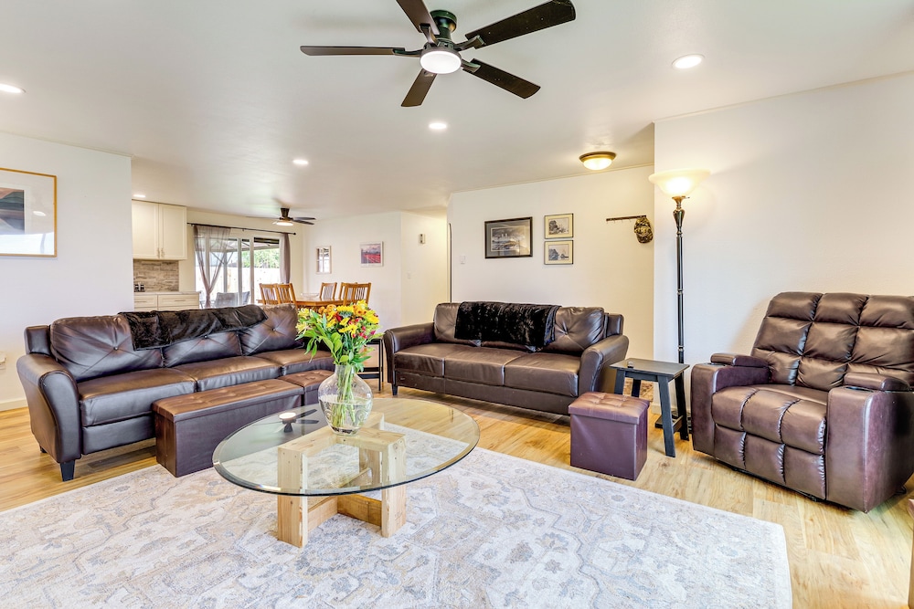 Explore Camano Island Beaches! Family Home w/ Yard