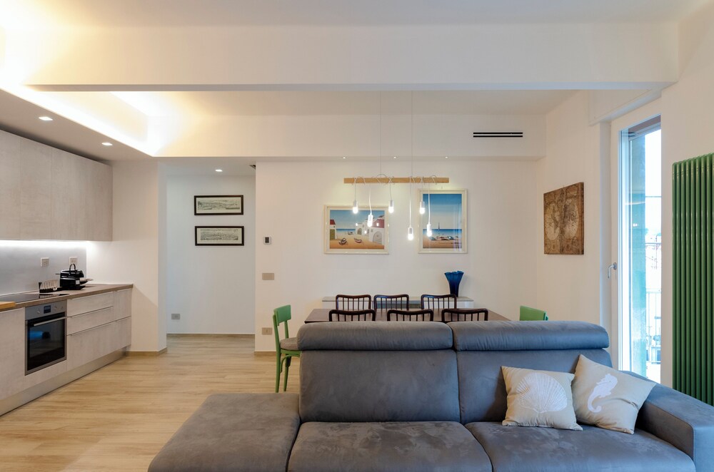 Spacious flat with Balcony