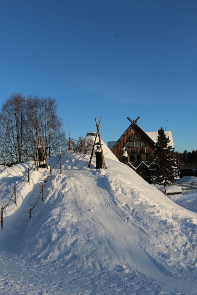Shaman Village - Resort & Glass Igloos