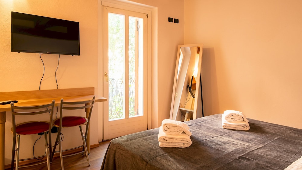 in Verona With 4 Bedrooms and 4 Bathrooms
