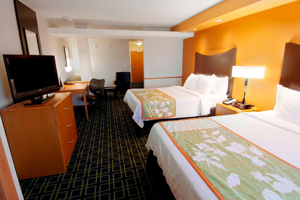 Milledgeville Vacations - Fairfield Inn  Suites Milledgeville - Property Image 20