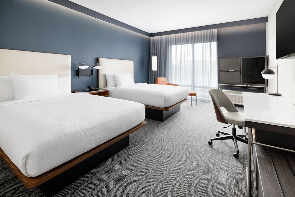 Wilmington Vacations - Courtyard By Marriott New Castle - Property Image 4