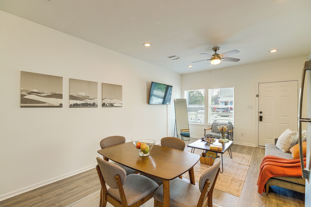 Light Rail Access & Skyline View! Modern HTX Home