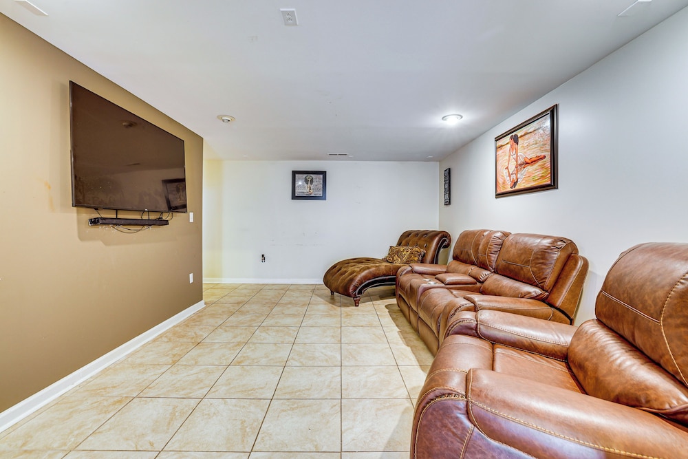 Wooded Trail On-site, Spacious Simpsonville Home