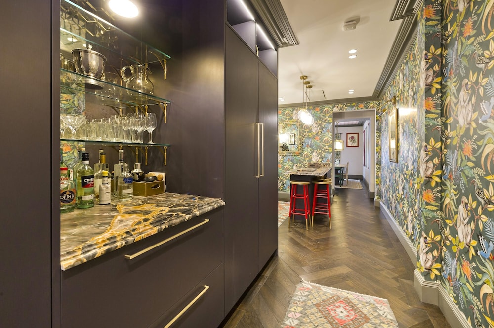 3 Bed Kensington Garden Flat
