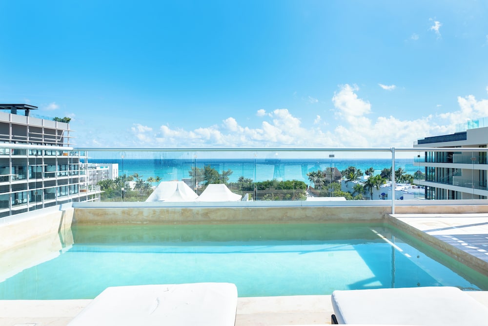 Menesse on the Beach