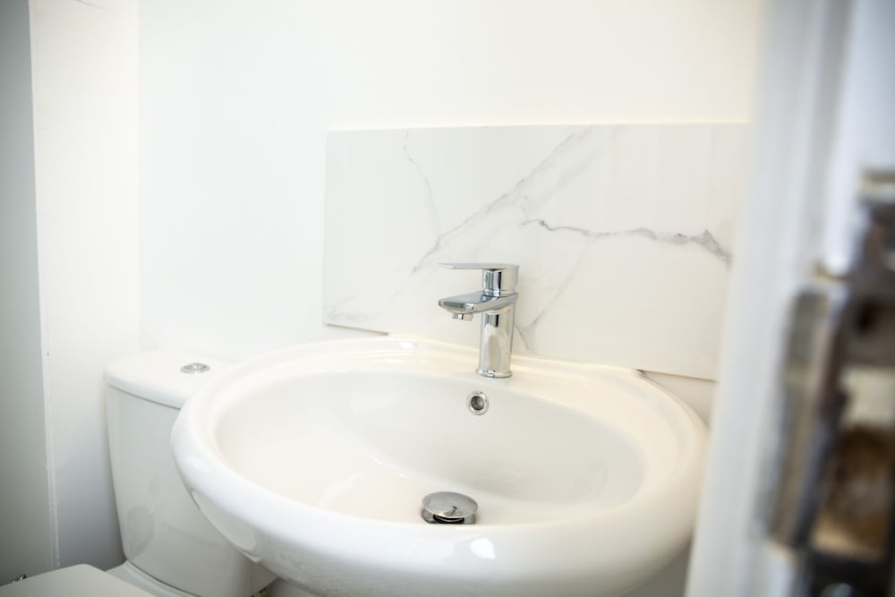 Modern Townhouse Apartment in Stratford Upon Avon With Wifi & Netflix view 5