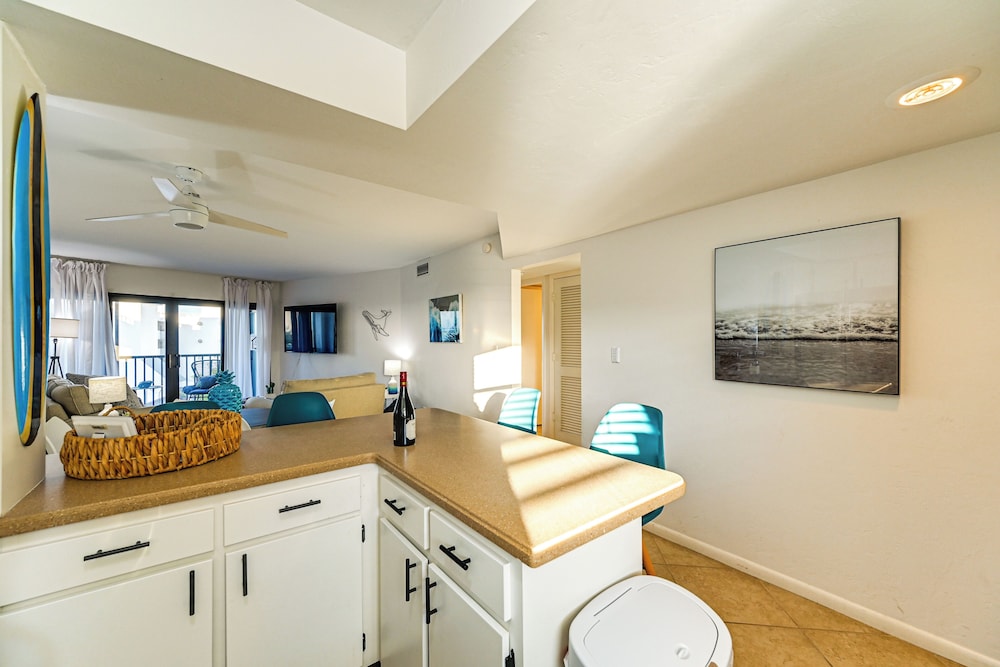 Oceanside Marco Island Retreat: Pool & Tennis!