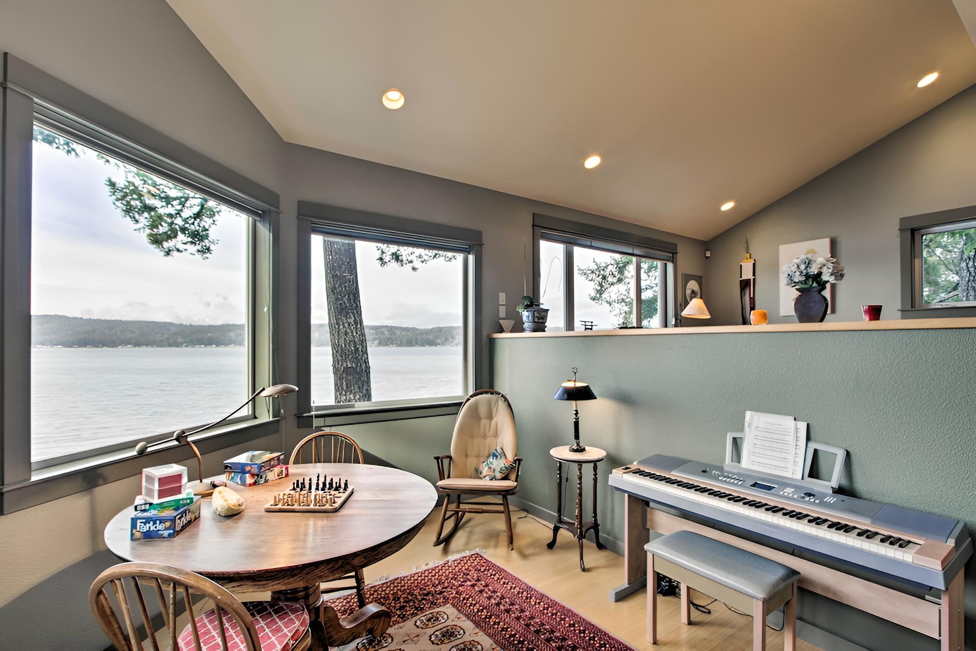 Beautiful Home on Hood Canal w/ Hot Tub & Dock! view 2