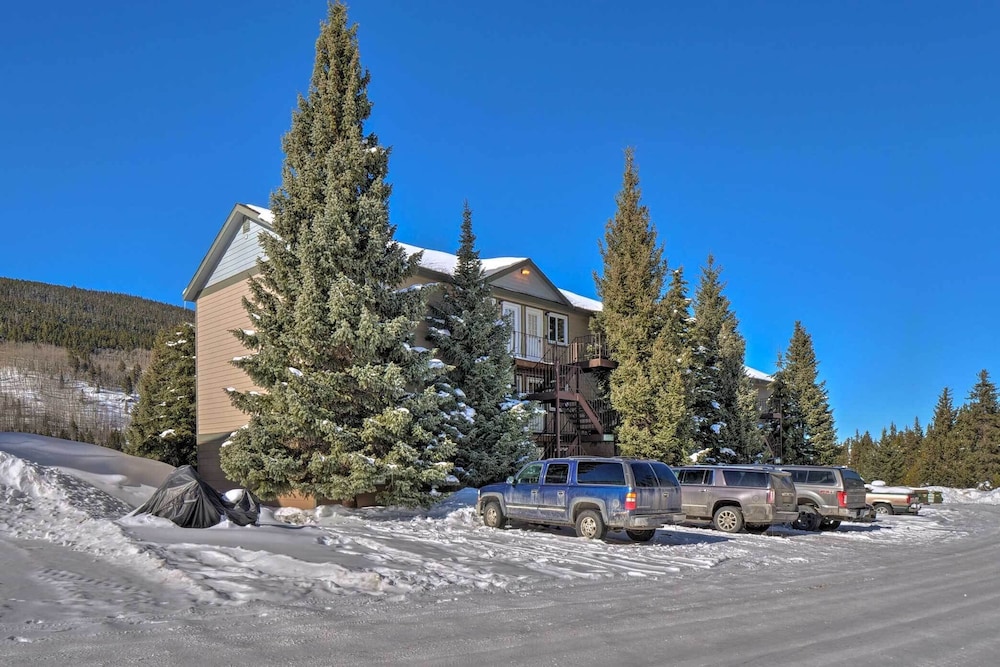 Blue River Condo w/ Views - 5 Mi to Breckenridge! in Breckenridge, US