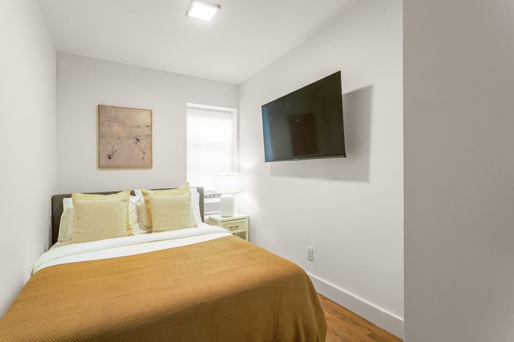 Luxury 3 Bedroom 2 Bath Apartment in Prime Location of NYC