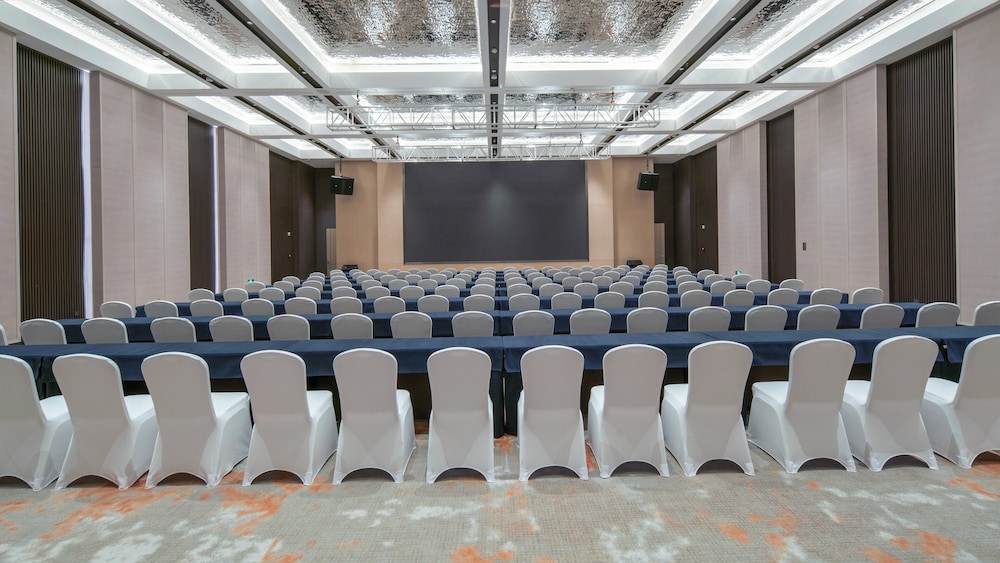 Holiday Inn Liaoyuan City Center by IHG