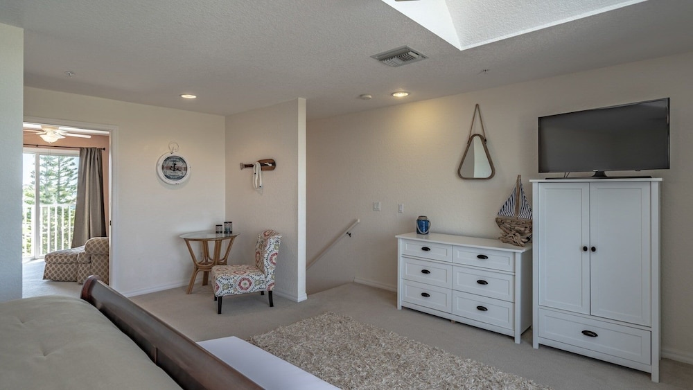 Relaxing Townhome By Lemon Bay, Minutes To Beach 2 Bedroom Townhouse