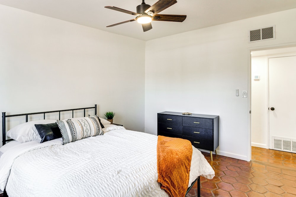 2 Mi to Trail Dust Town: Home w/ Large Yard!