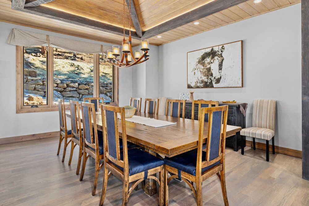 Hearthstone Luxury Vacation Rental At Windcliff 5 Bedroom Home