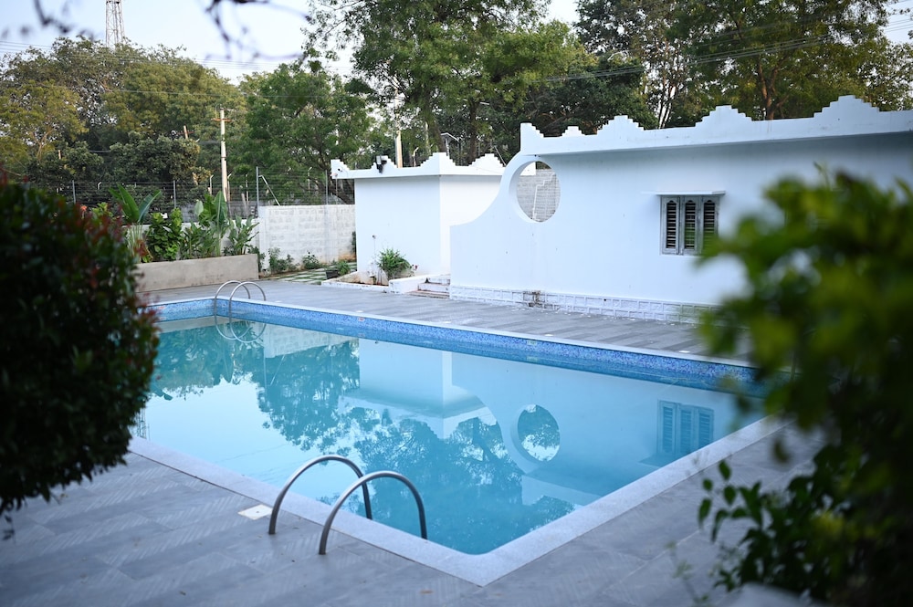 VSR VRIKSHA NATURE CURE CENTER