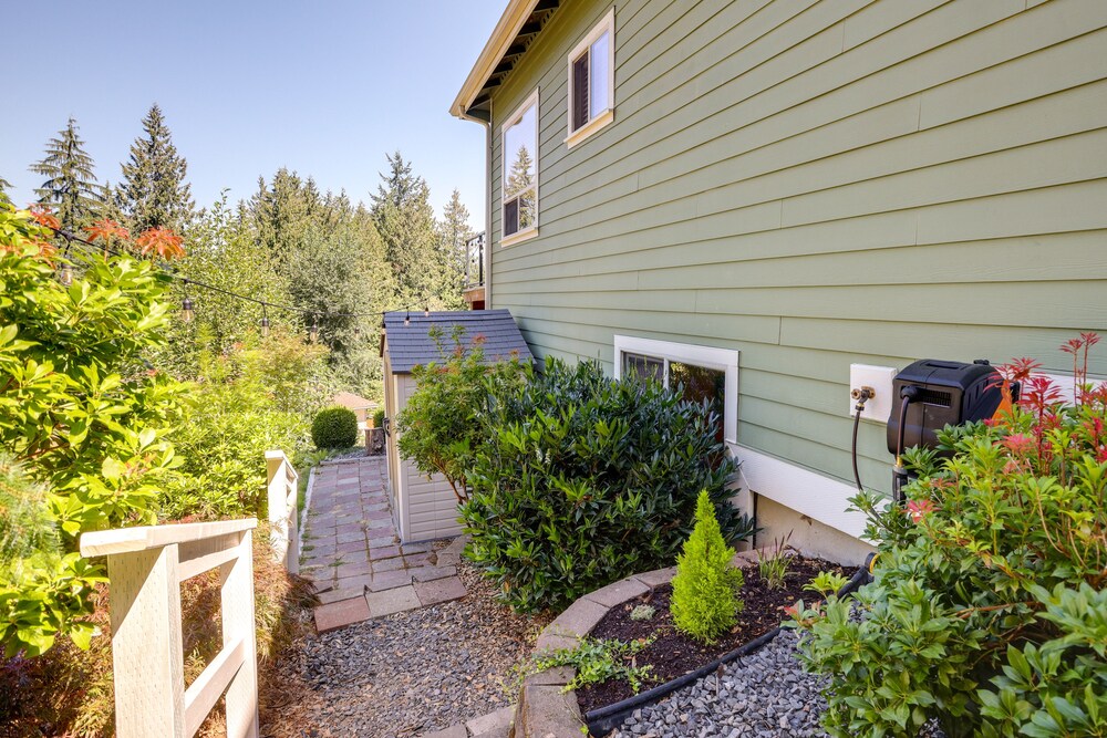 Modern Bellingham Retreat Near Galbraith Mountain! view 4