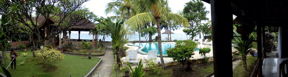 Segara Bukit Seaside Cottages