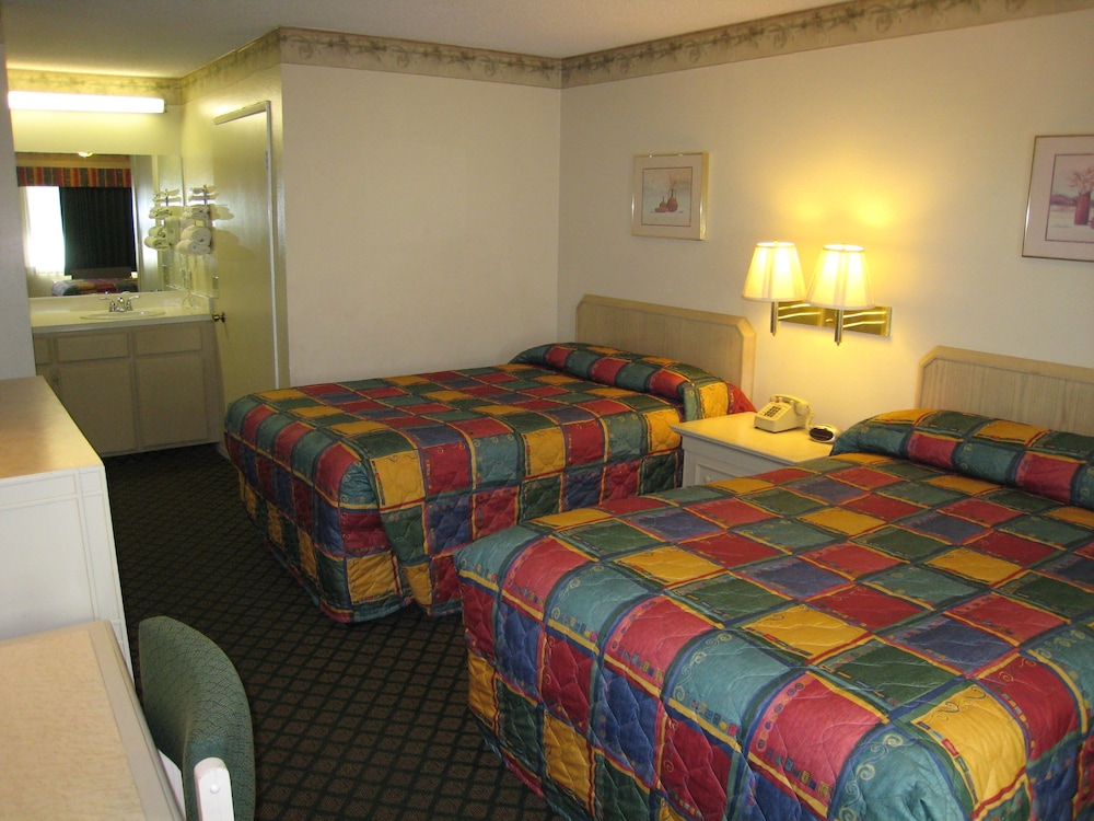 Town House Motel view 4