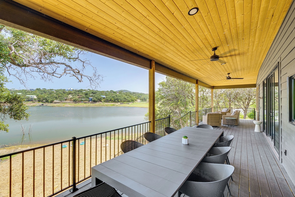 Chic Burnet Home on Lake Buchanan w/ 2 Fireplaces! - Property Image 10