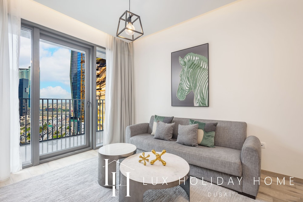 LUX The Business Bay Executive Suite
