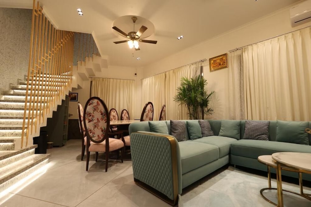 Sanjeevani Farms, Bhopal : A Luxury 5 Bedroom Private Pool Villa